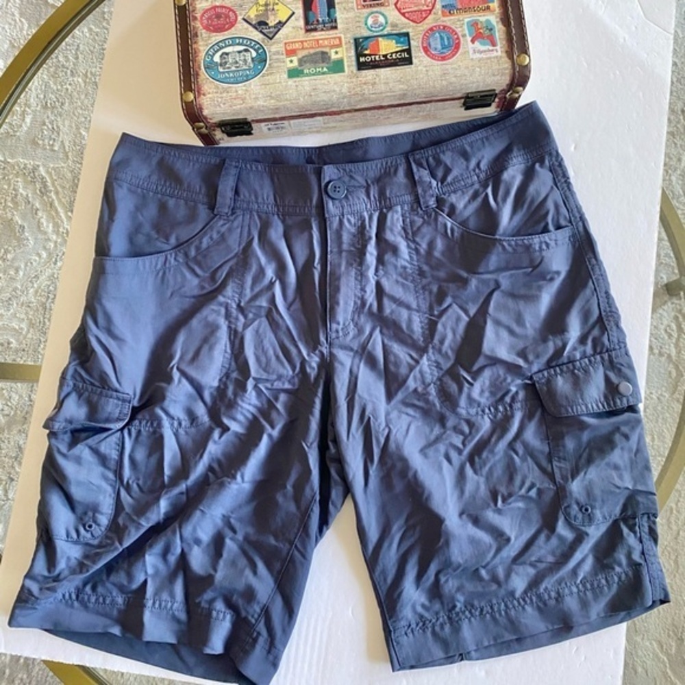 Columbia Shorts Women’s Omni Wick Cargo, Sz. 10